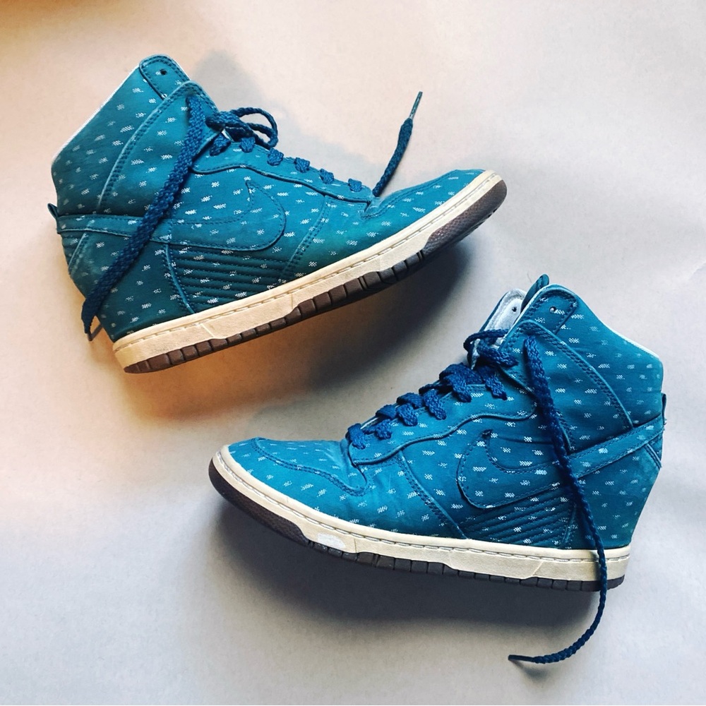 Nike wedge sneakers size 9.5